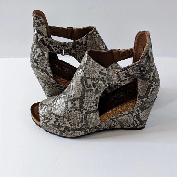 Corky's Sunburst Taupe Snakeskin Pattern Wedge Bootie Sandals Size 11 NWT (Box) - Picture 3 of 7